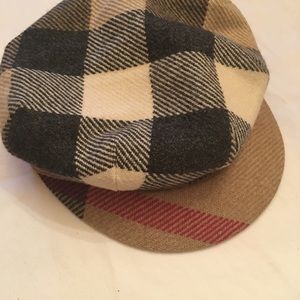 Women’s Burberry wool cap